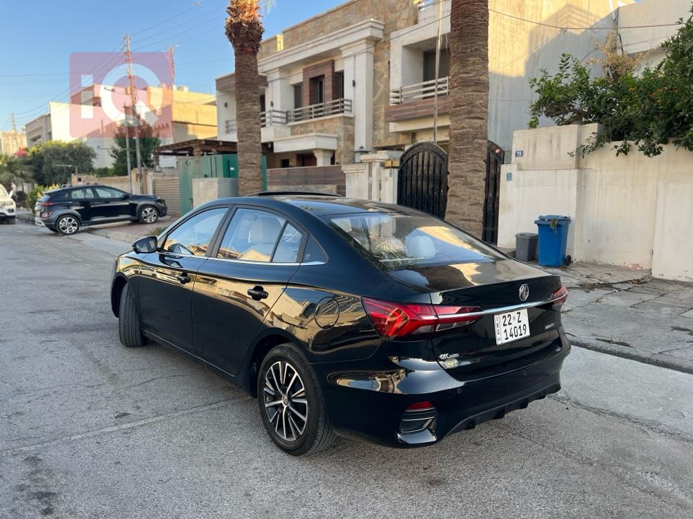 ئێم جی 5